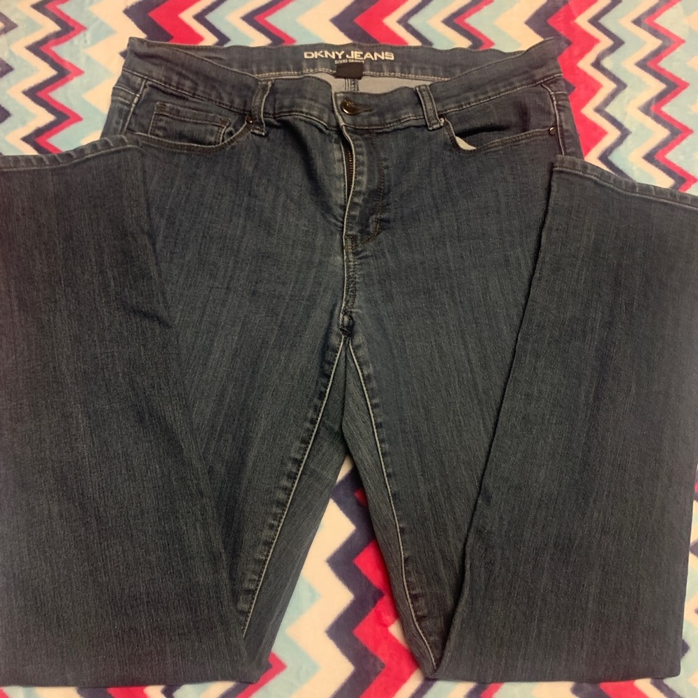 Women’s DKNY jeans size 08